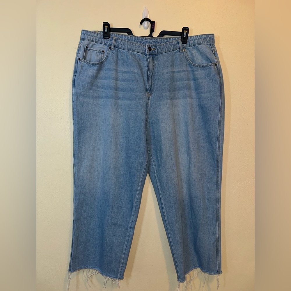 Light Blue Cropped Women's Jeans - Brand Unspecified